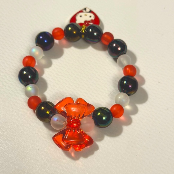 Hello kitty Red Tie Bow bracelet - Picture 3 of 5
